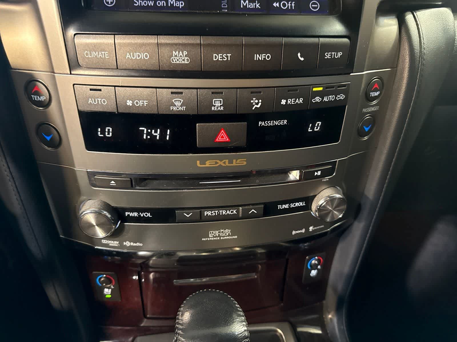 Used 2013 Lexus LX 570 4WD w/ Luxury Pkg w/Pre-crash image 23