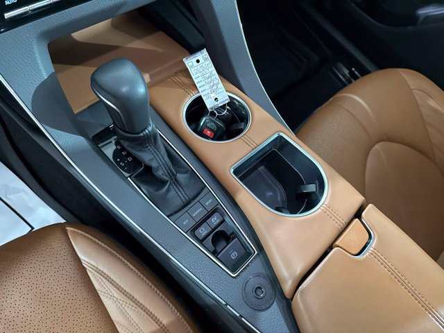 Used 2019 Toyota Avalon Limited FWD image 19