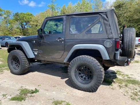 Used 2018 Jeep Wrangler Sport image 2
