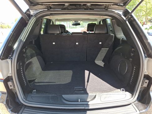 Used 2012 Jeep Grand Cherokee Laredo AWD/4WD image 28