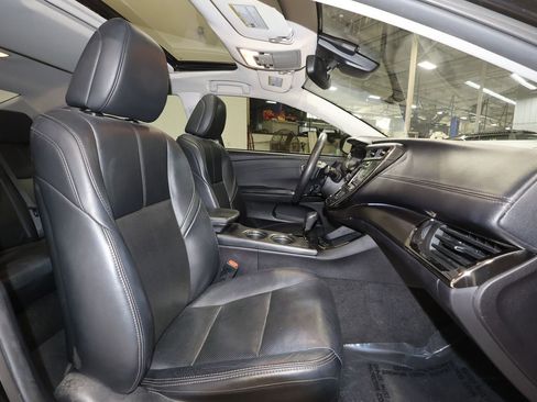 Used 2016 Toyota Avalon Limited w/ Toyota Safety Sense Package FWD image 19