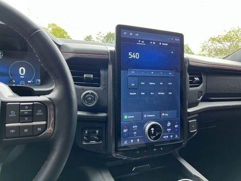 Used 2024 Ford Expedition Limited AWD/4WD image 31