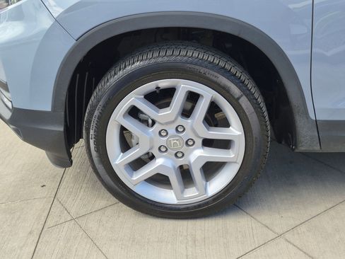 Used 2025 Honda Passport EX-L image 13