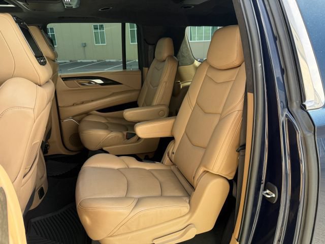Used 2019 Cadillac Escalade ESV Platinum AWD/4WD image 19