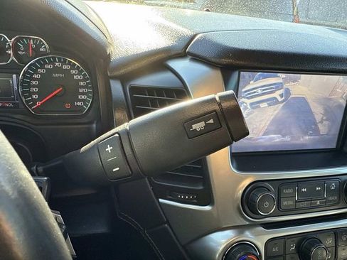 Used 2018 Chevrolet Suburban LT image 34