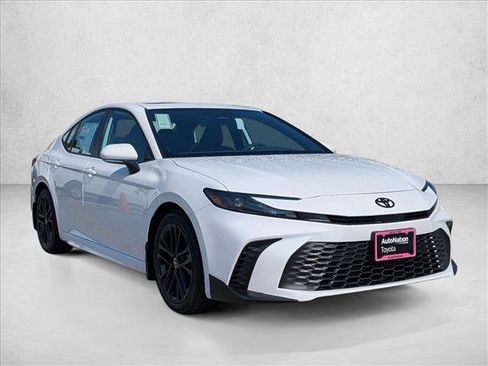New 2026 Toyota Camry SE image 7