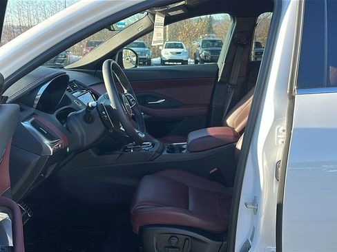 Used 2024 Jaguar E-PACE R-Dynamic SE image 9