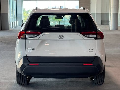 Used 2020 Toyota RAV4 XLE Premium AWD/4WD image 9
