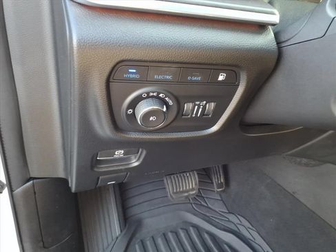 Certified 2023 Jeep Grand Cherokee Overland w/ Advanced Protech Group III AWD/4WD image 9