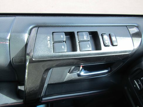 Used 2019 Toyota 4Runner TRD Off-Road AWD/4WD image 22