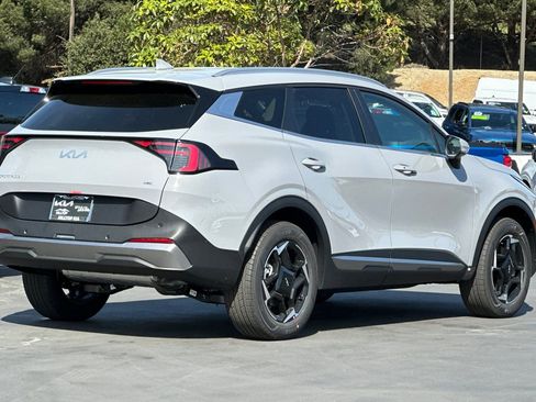 New 2026 Kia Sportage EX image 4