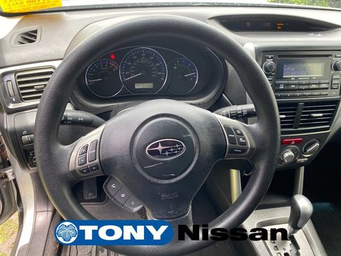Used 2011 Subaru Forester 2.5X Premium AWD/4WD image 32