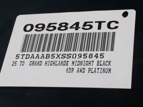 Certified 2025 Toyota Grand Highlander AWD image 37