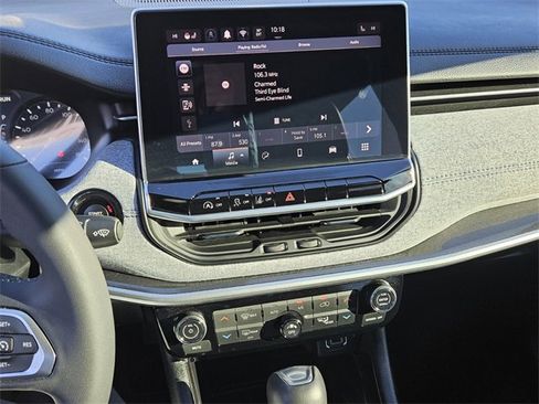 Used 2024 Jeep Compass Latitude w/ Sun and Sound Group image 18