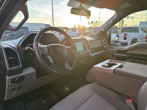 Used 2017 Ford F150 XLT w/ Equipment Group 302A Luxury image 21