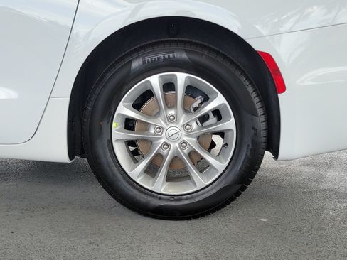 New 2026 Chrysler Pacifica Select FWD image 7