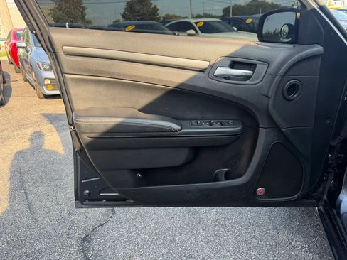 Used 2016 Chrysler 300 S AWD/4WD image 12