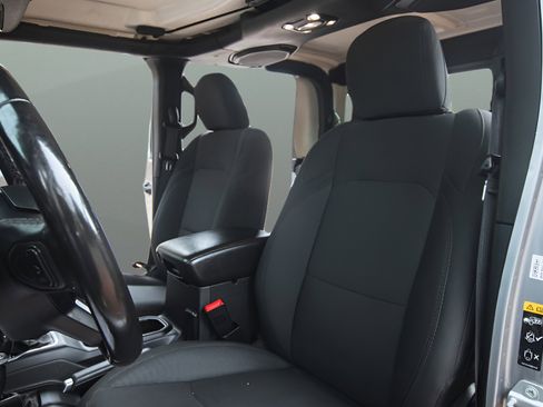 Used 2020 Jeep Gladiator Sport w/ Quick Order Package 24S AWD/4WD image 19