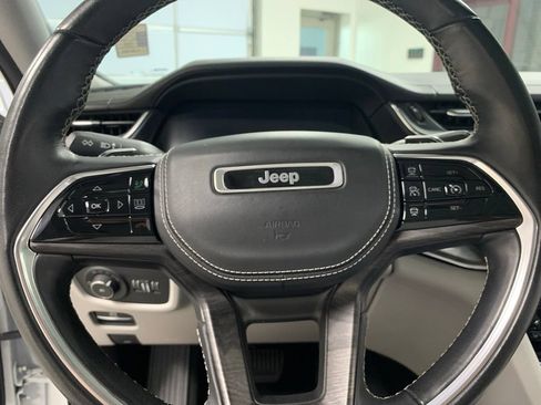Certified 2022 Jeep Grand Cherokee Overland AWD/4WD image 23