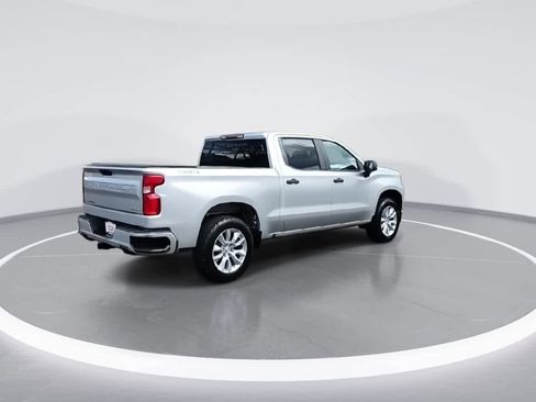 Used 2020 Chevrolet Silverado 1500 Custom w/ Custom Value Package AWD/4WD image 8