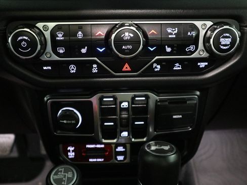 Used 2024 Jeep Wrangler Unlimited Rubicon AWD/4WD image 26
