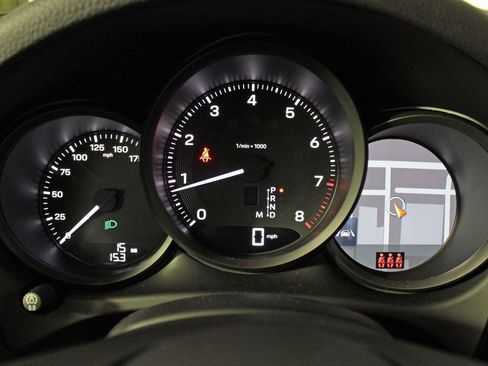 New 2026 Porsche Macan image 21