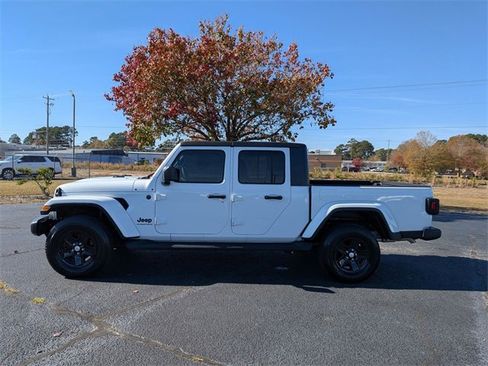 Used 2023 Jeep Gladiator Sport image 6