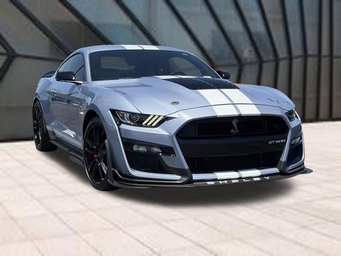 Used 2022 Ford Mustang Shelby GT500 w/ Technology Package RWD image 2