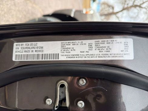 Used 2024 RAM 2500 Laramie w/ Night Edition image 32