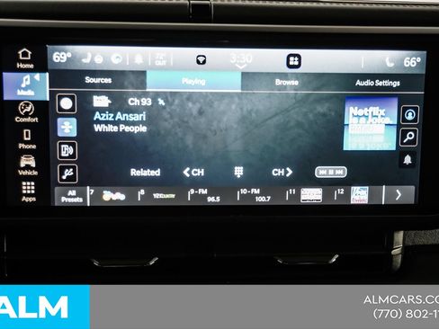 Used 2025 Jeep Wrangler Unlimited Sahara AWD/4WD image 35