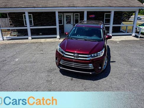 Used 2017 Toyota Highlander Limited Platinum image 3