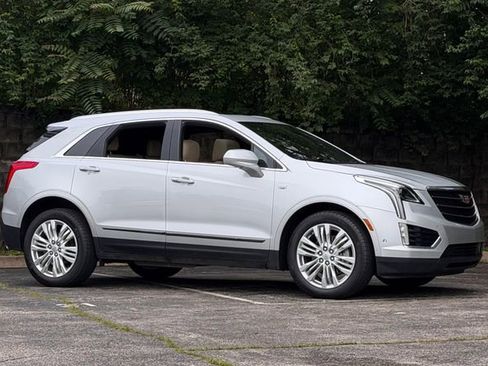 Used 2018 Cadillac XT5 Premium Luxury w/ Driver Assist Package AWD/4WD image 2