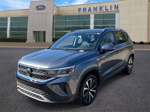 Used 2022 Volkswagen Taos SE image 3