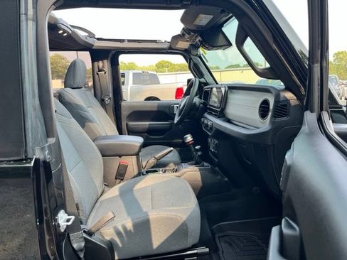 Used 2024 Jeep Wrangler Sport AWD/4WD image 19