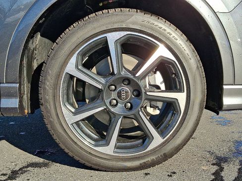 Certified 2025 Audi Q3 2.0T Premium Plus w/ Premium Plus Package image 8