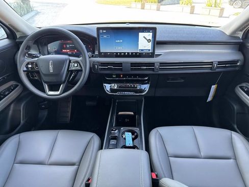 New 2026 Lincoln Corsair Premiere image 24