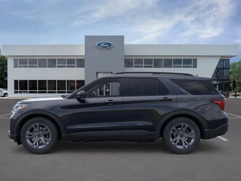New 2026 Ford Explorer Active w/ Active Comfort Package image 3