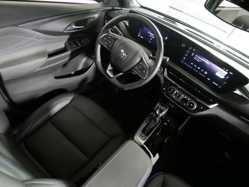 Used 2025 Buick Envista Sport Touring w/ Convenience I Package image 9