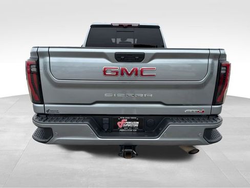 Used 2024 GMC Sierra 2500 AT4 w/ Technology Package AWD/4WD image 6