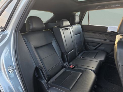 Used 2022 Volkswagen Atlas Cross Sport SE image 22