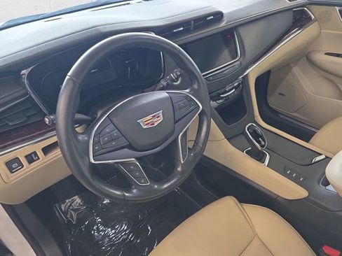 Used 2019 Cadillac XT5 Premium Luxury AWD/4WD image 16