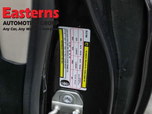 Used 2023 Chrysler Pacifica Touring-L FWD image 33