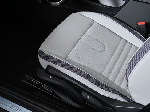 Certified 2025 MINI Cooper S image 23