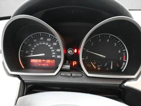 Used 2003 BMW Z4 2.5i RWD image 11