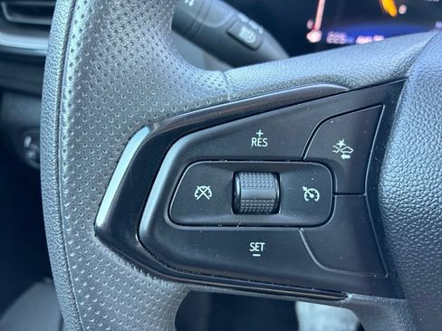Used 2025 Chevrolet TrailBlazer LT AWD/4WD image 8