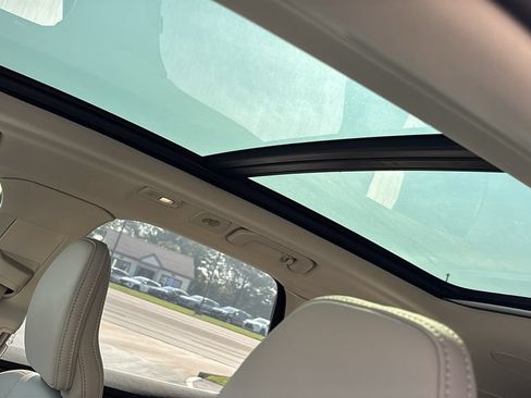 Certified 2025 Volvo XC60 B5 Ultra AWD/4WD image 11