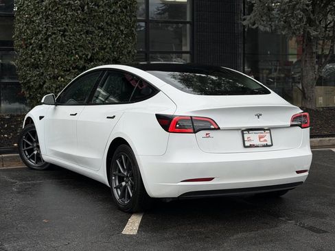 Used 2022 Tesla Model 3 Standard Range image 19