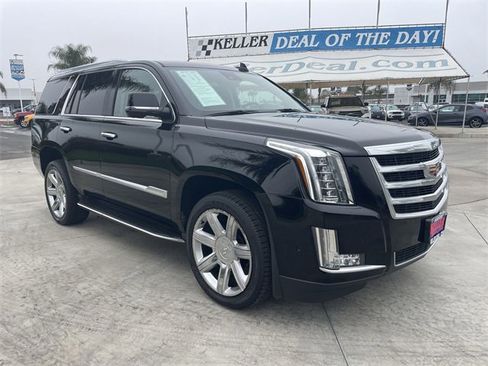 Used 2020 Cadillac Escalade Luxury image 2