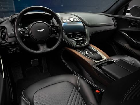 Used 2021 Aston Martin DBX AWD/4WD image 2