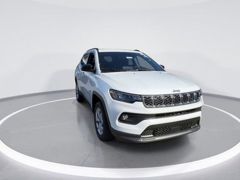 New 2026 Jeep Compass Latitude image 2